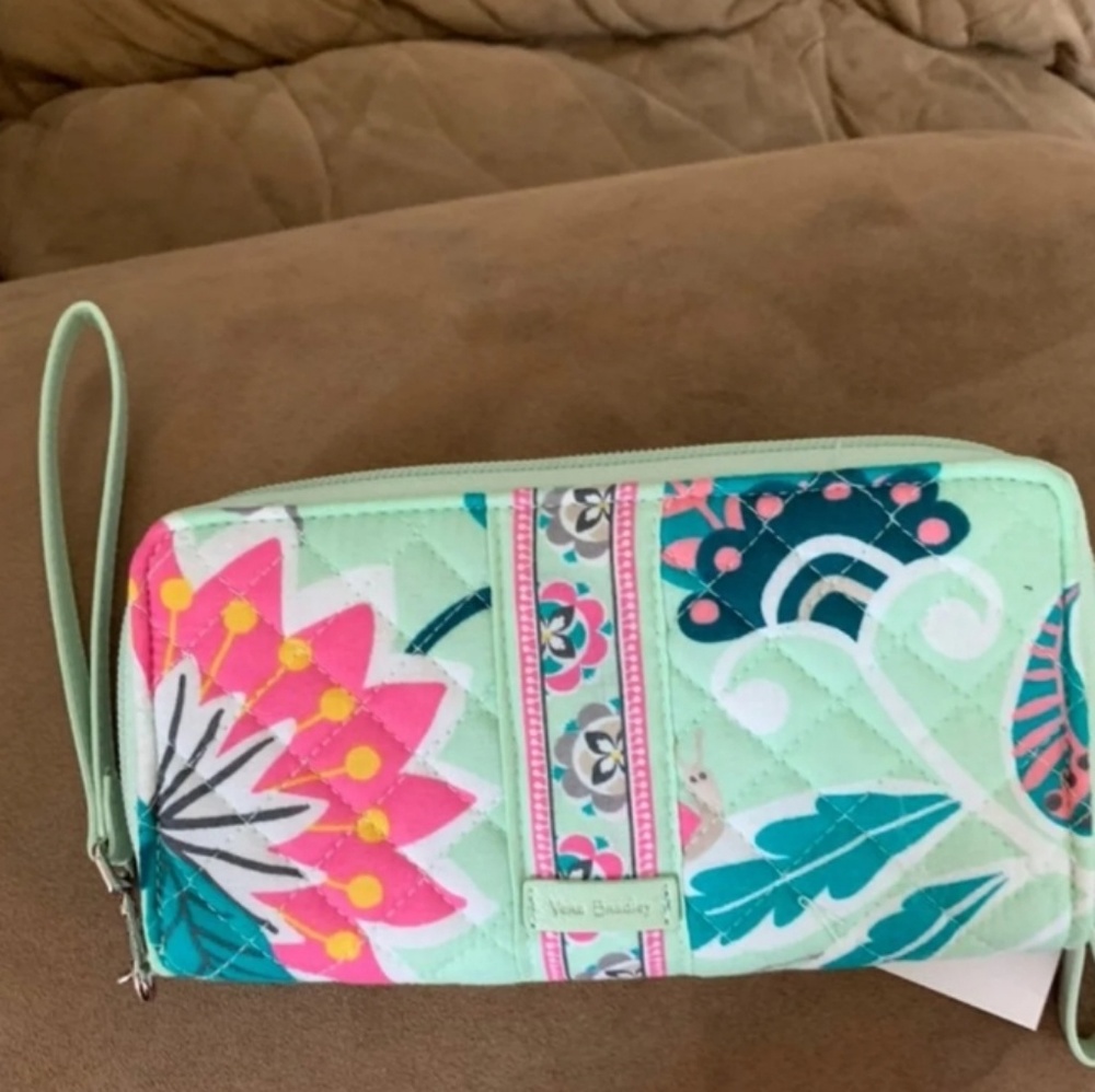 Vera bradley wallet nwt